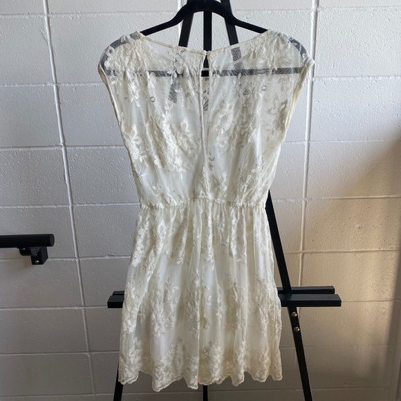 White Lace Abercrombie & Fitch Dress - Picture 3 of 3